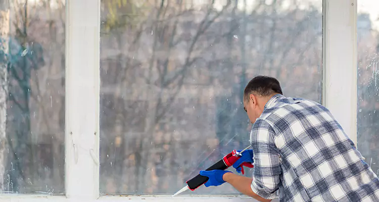 Quality Sliding Shower Door Repair for Closing Issues in St. Cloud, FL