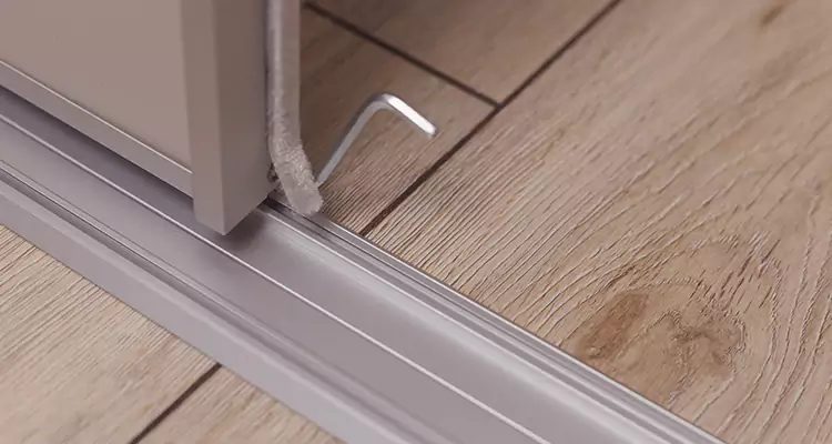 Squeaky Sliding Door Repair in St. Cloud, FL